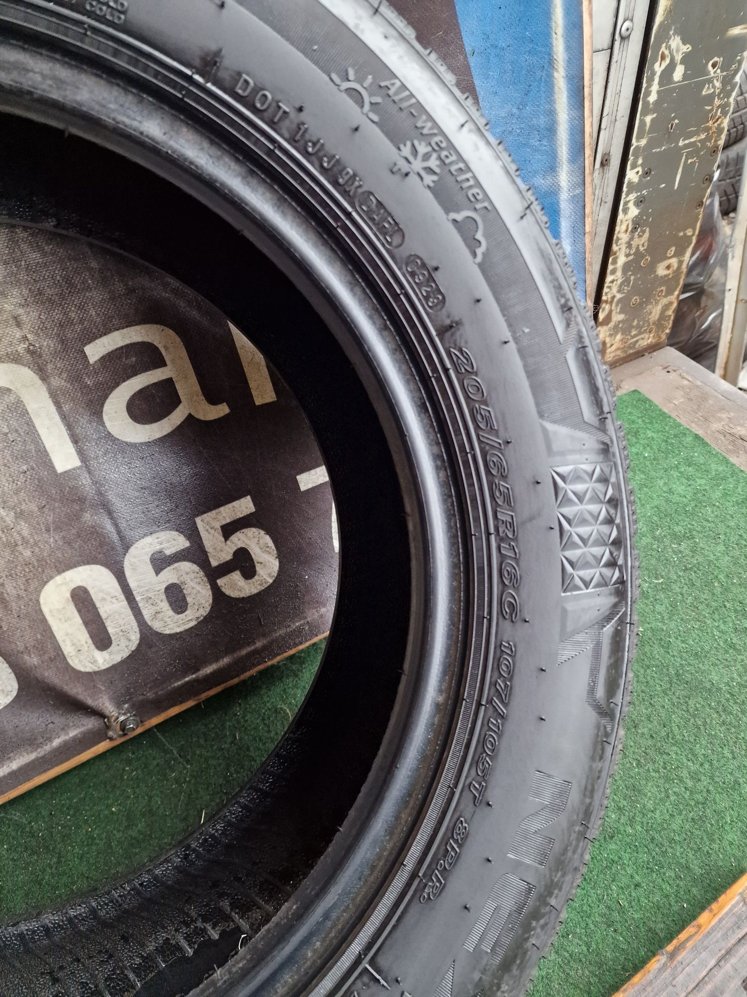 Opony Całoroczne 205/65/16C Nexen wzmacniane Para 7.6mm 2023