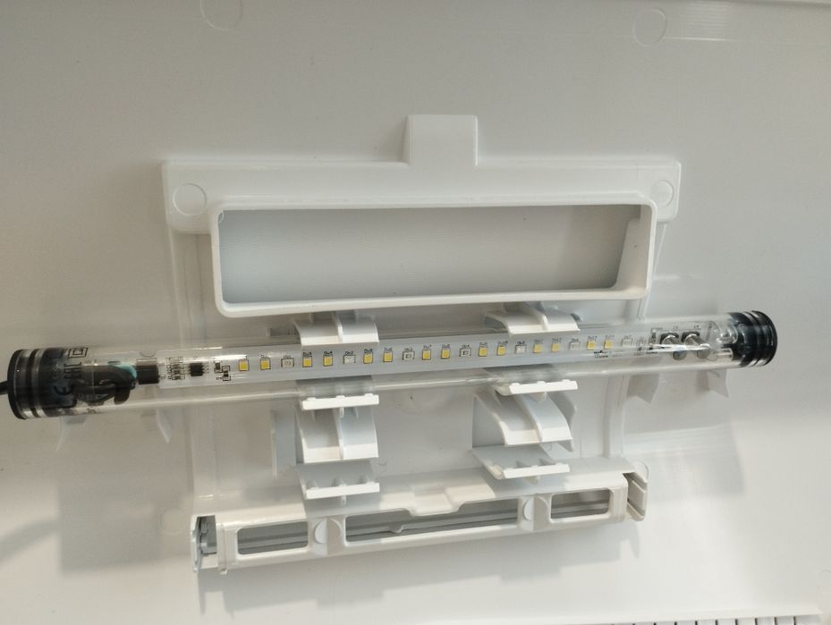 Sprzedam nowe akwarium z białą pokrywą i całym wyposażeniem. Aquatel