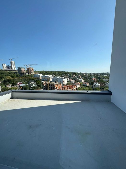 Продаж 2 кім. квартири з терасою в новобудові вул. Очеретяна