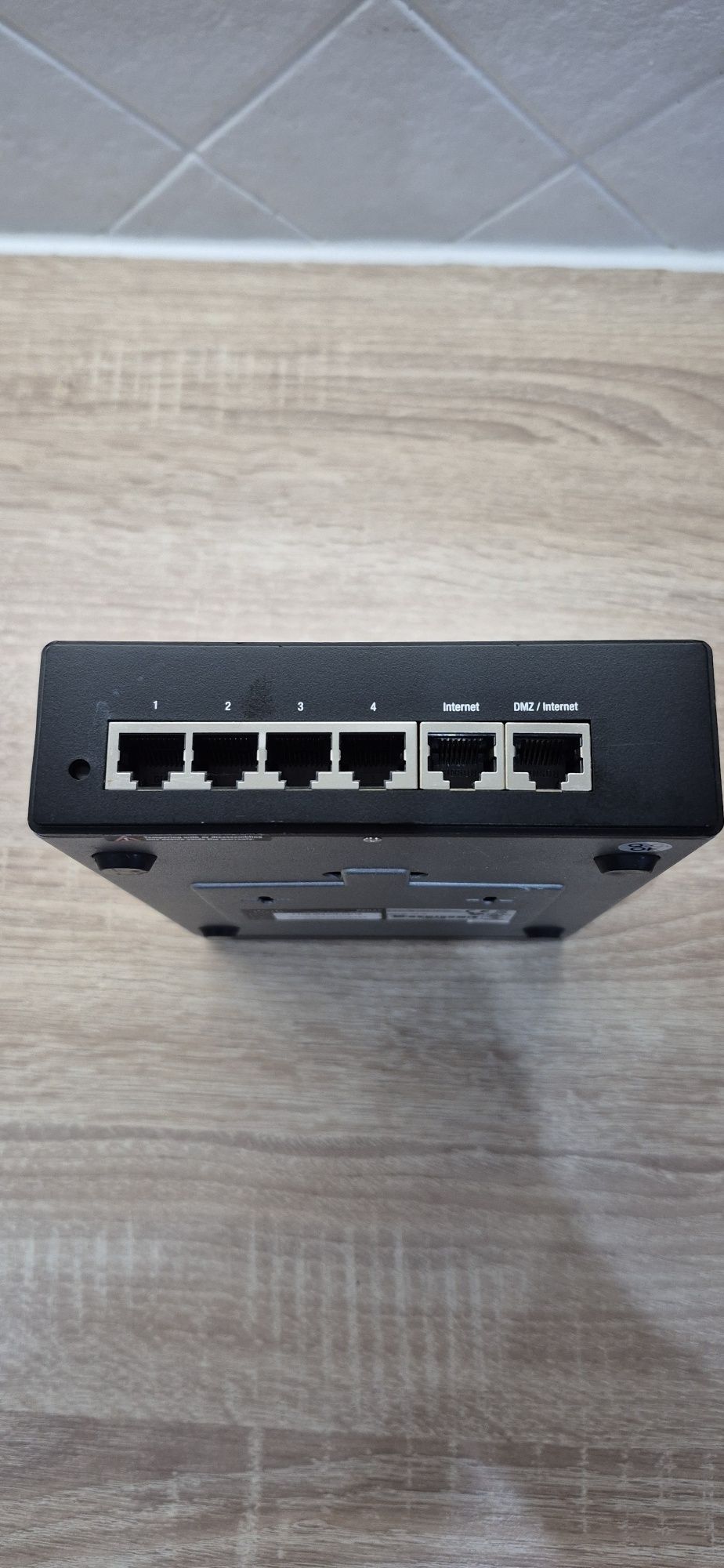 Router Cisco RV042