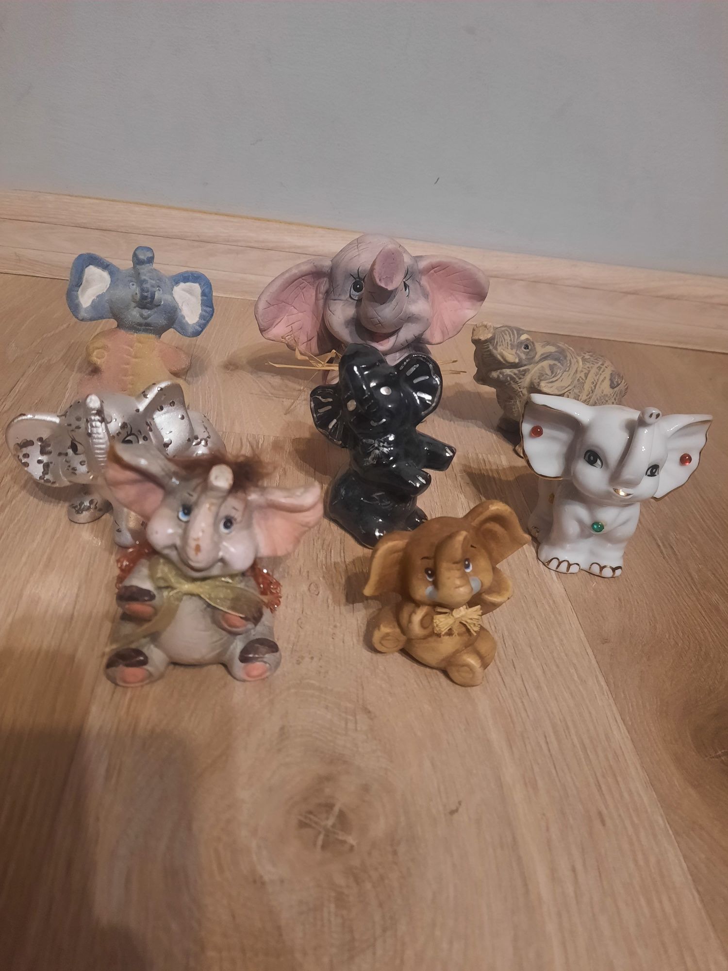Słonie figurki kolekcjonerskie 7szt