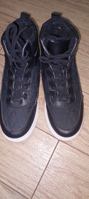 Зимові черевики, чоботи