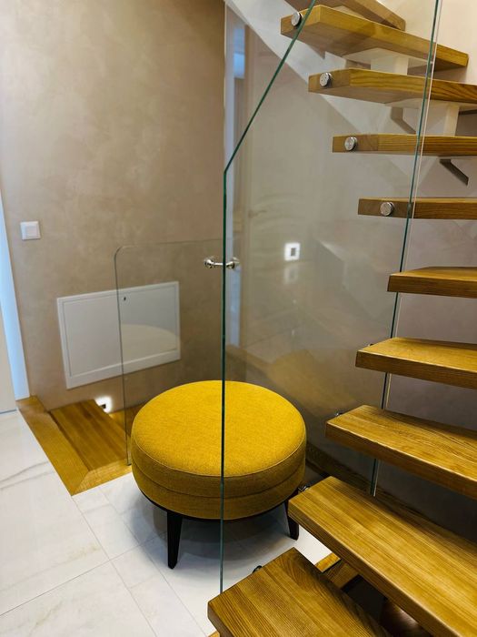 Продаж 6-кім. будинку 248 м.кв., в. Лінкольна