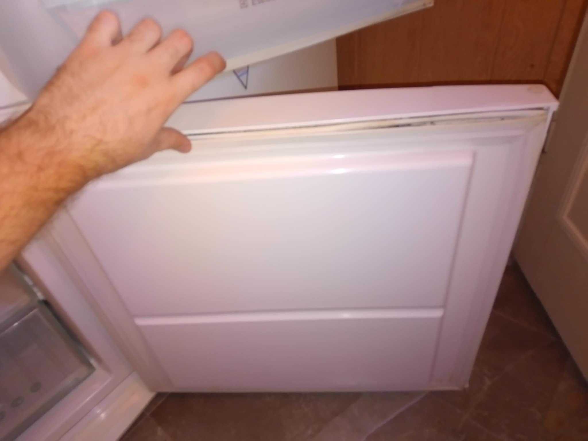 Lodówka Electrolux ERB2941 lodówko zamrażarka chłodziarka 155cm x 60cm