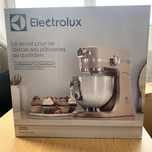 Robot kuchenny Electrolux Assistent EKM5570 Złoty