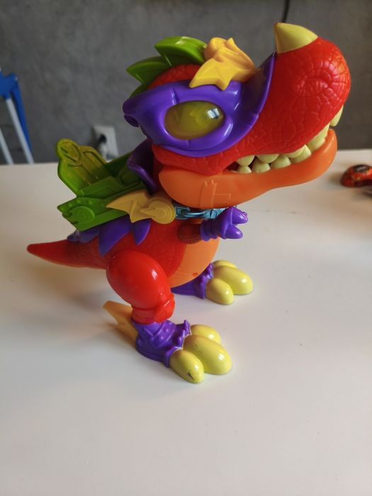 Dinozaur ryczący. Super zings
