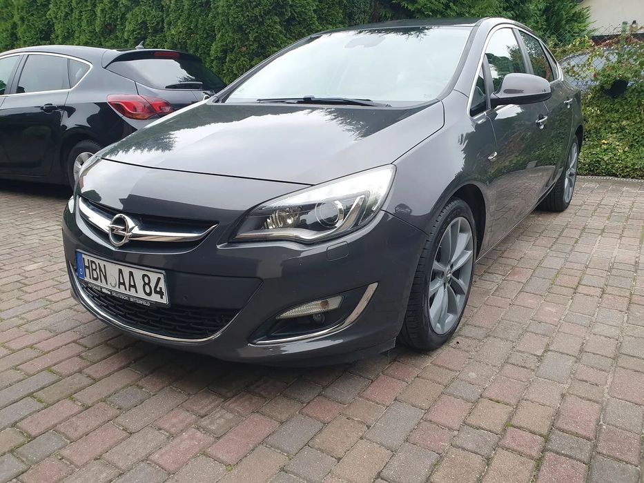 Opel Astra Serwis Navi Parktronoki Alu 18" Klimatronik x2 Orginalny lak.