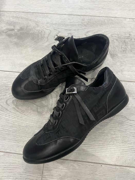 Лофери Fendi рижі Італія