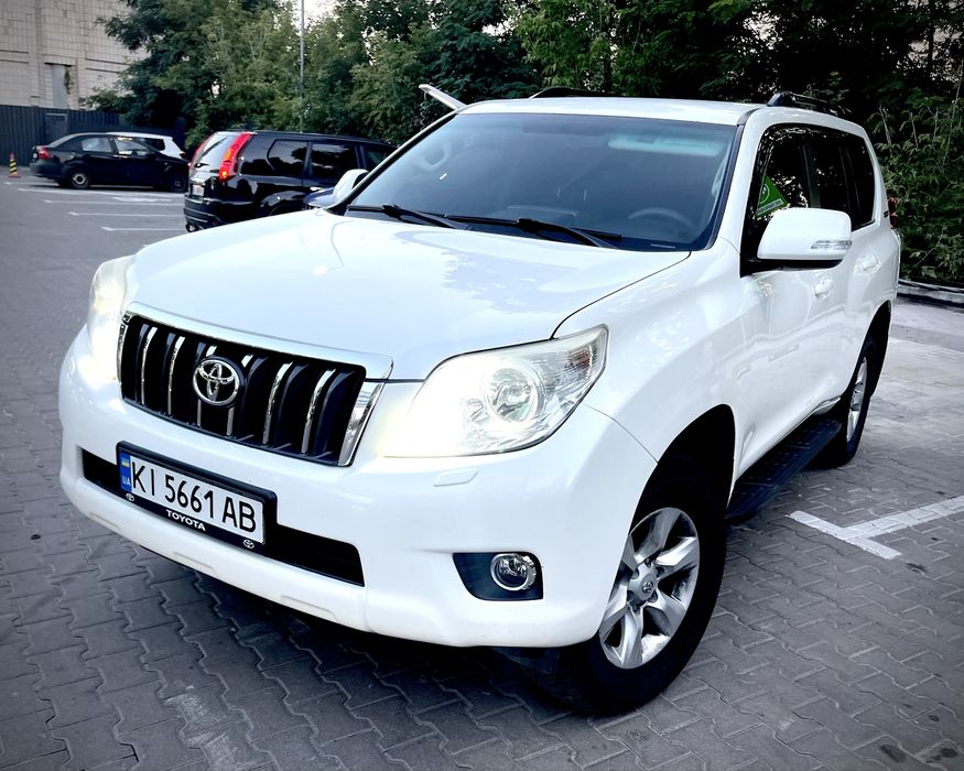 Toyota Prado 2011 року 2,7 газ/Білий перламутр