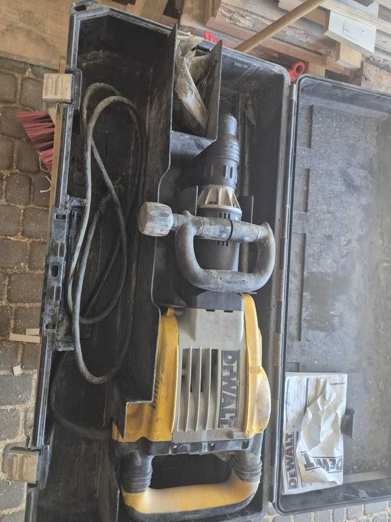 Młot Udarowy DeWALT D25902-QS