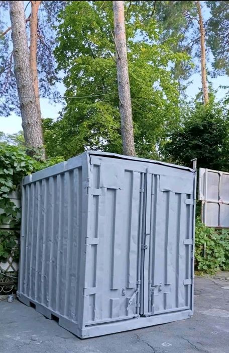 Металевий кіоск для роздрібної торгівлі.