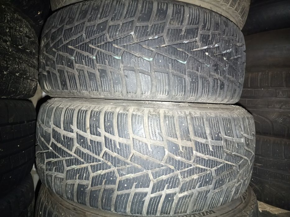 Зимова резина  225/50 17