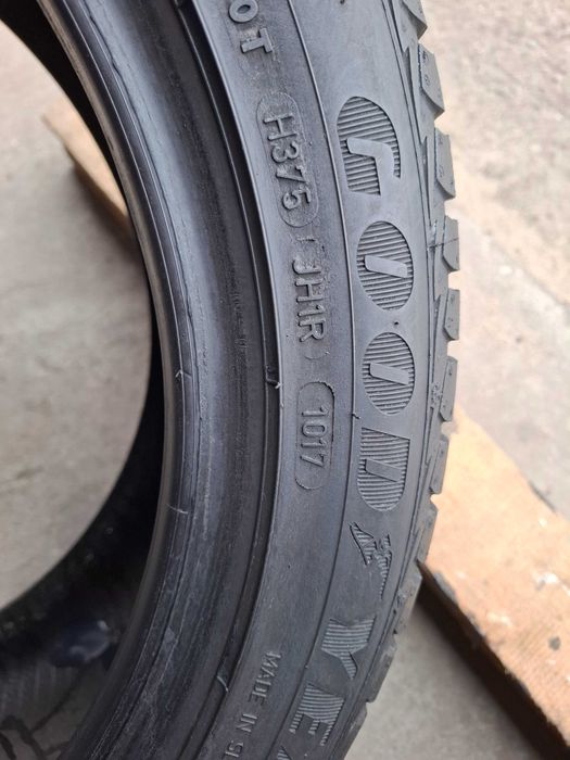Opony całoroczne 215/45/16 Goodyear.