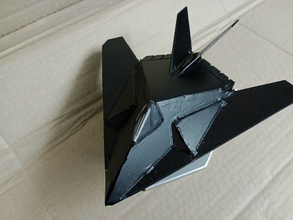 Model samolotu F117 Nighthawk. Odrzutowiec bombowy. Prezent kolekcja.