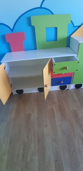 Meble dziecięce kolorowe lokomotywa