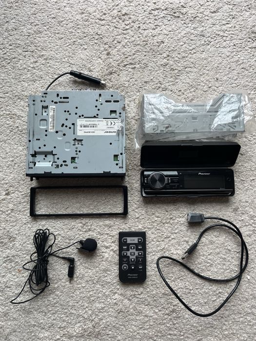 Radio Pioneer DEH 80 prs (3 RCA , DSP , pilot , bluetoth , CD , USB )