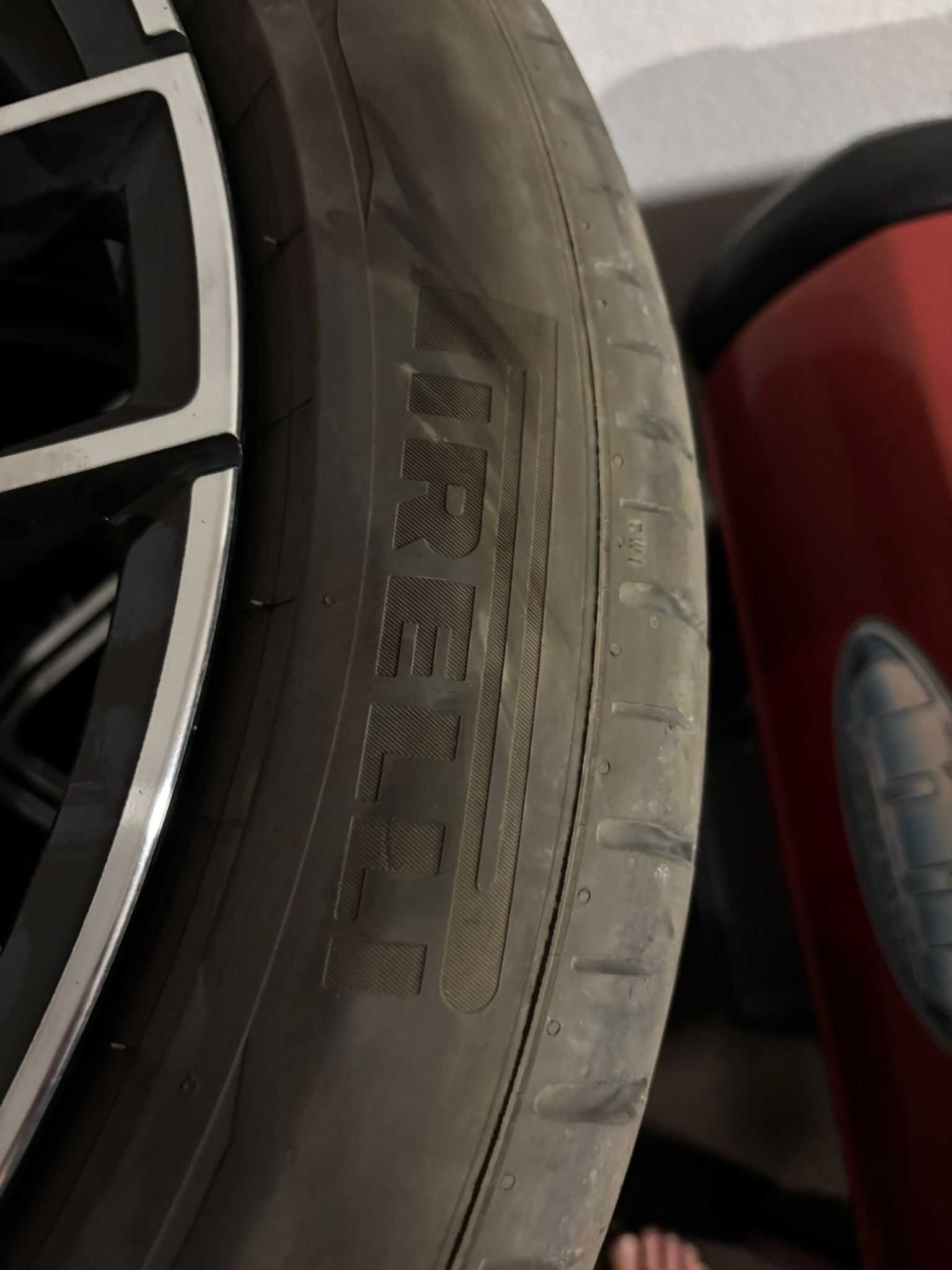 BMW 4 jantes R20 com pneus Pirelli