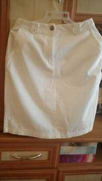 Biała materiałowa markowa spódnica rozmiar M