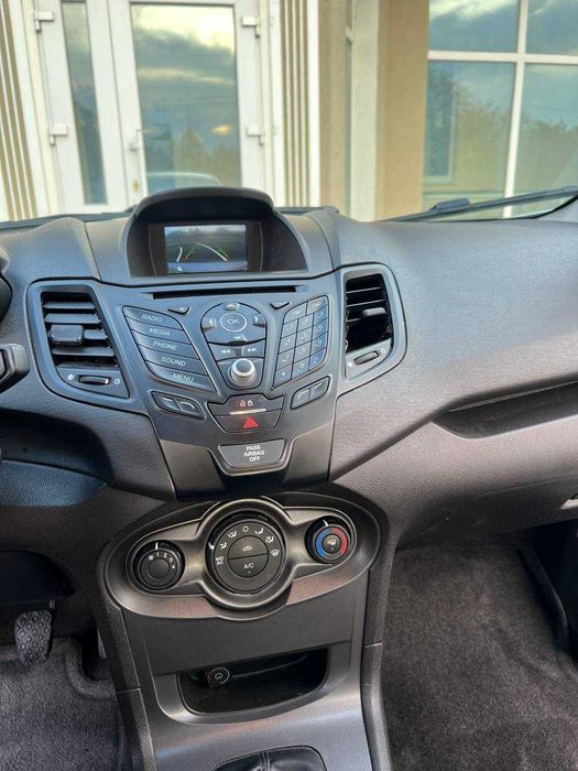 Ford Fiesta 2019 року, 1,6 л, газ-бензин