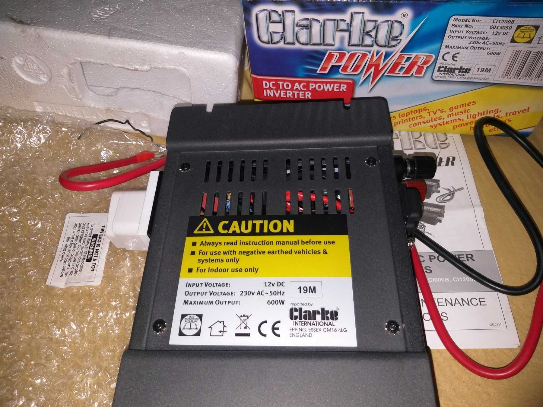 Інвертор Clarke 600w 12-220в правильний сінус АНГЛІЯ
