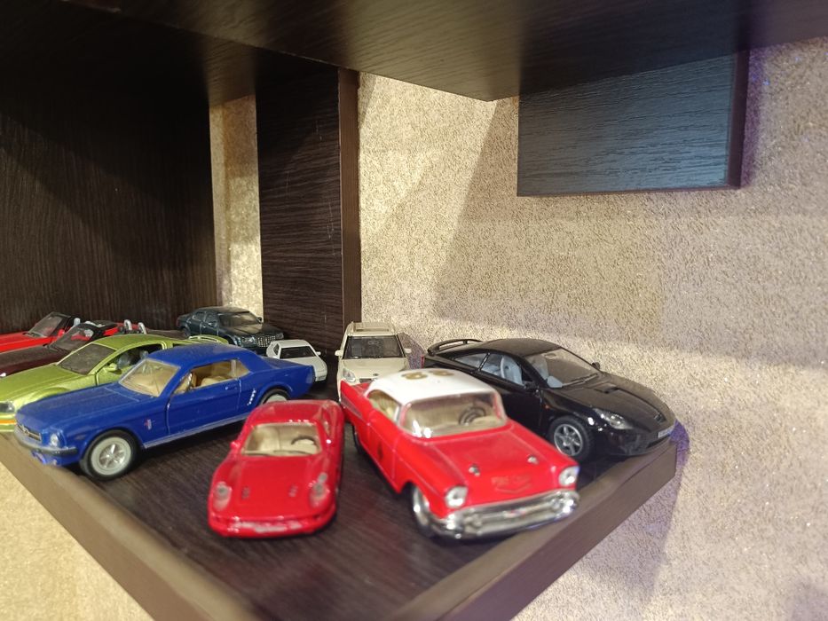 Продам модельки машин