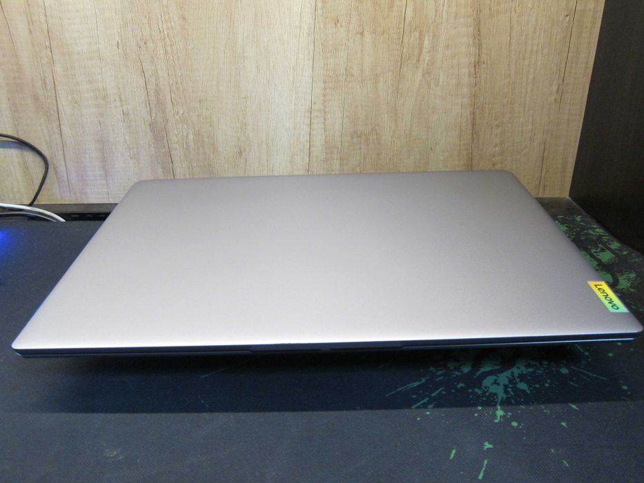 Lenovo IdeaPad3 2024 год/17.3" FHD IPS/Ram 16 /i3 1315U Windows 11 Pro