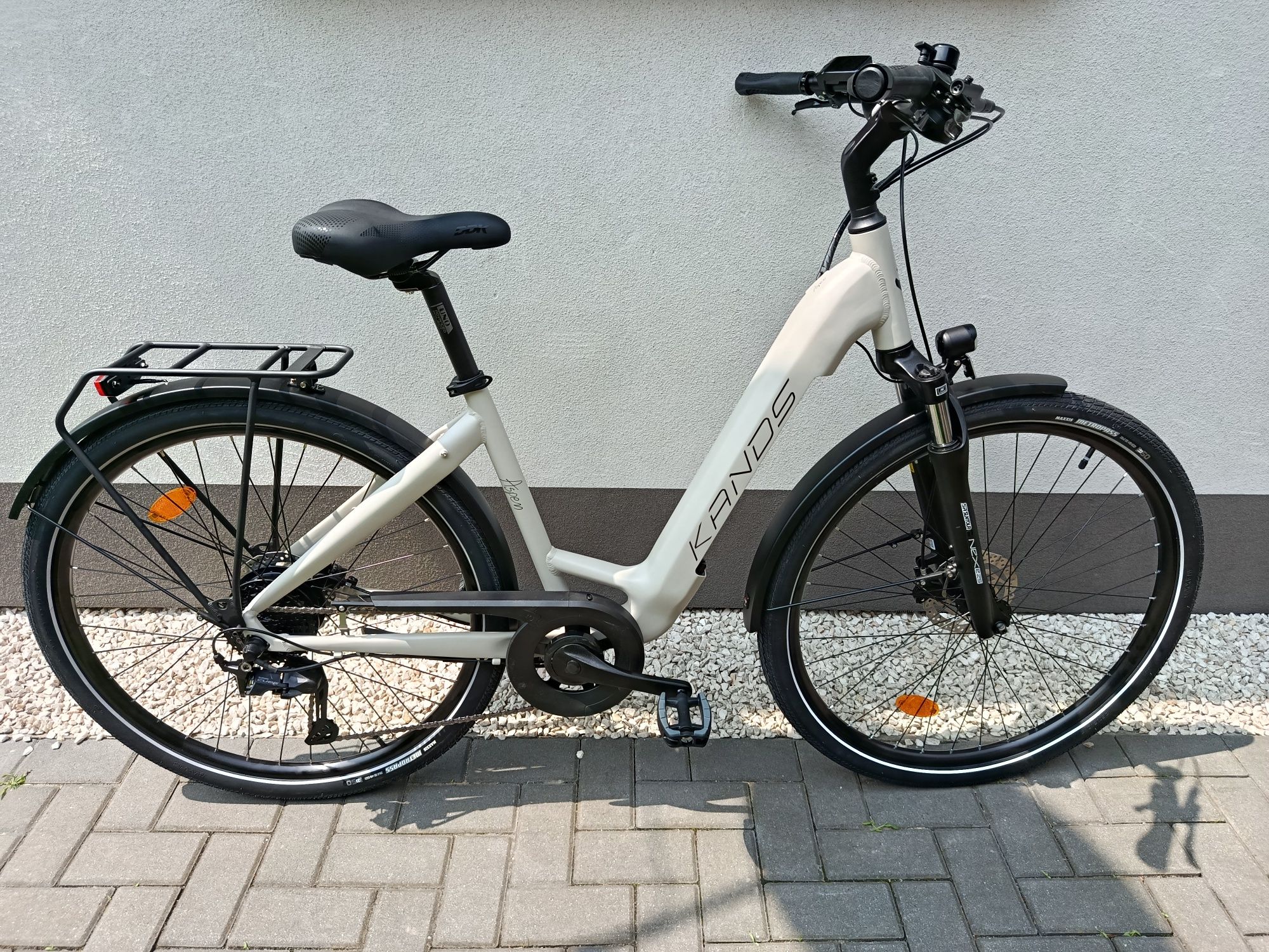 E-bike Kands Aspen 28 piaskowy mat 18 250W 14Ah Cues 1x9 gwarancja new