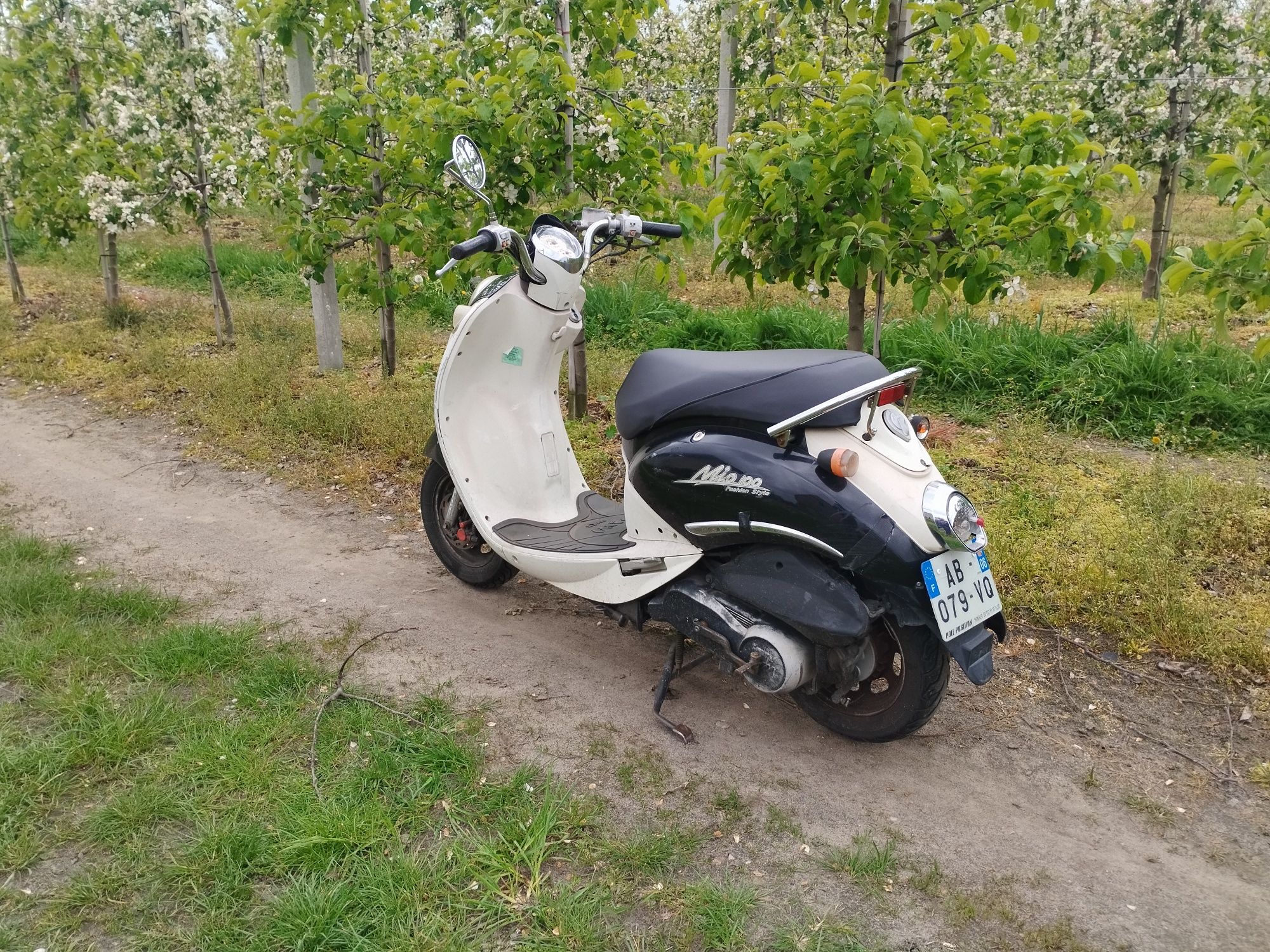 Sym mio 100 Vespa retro