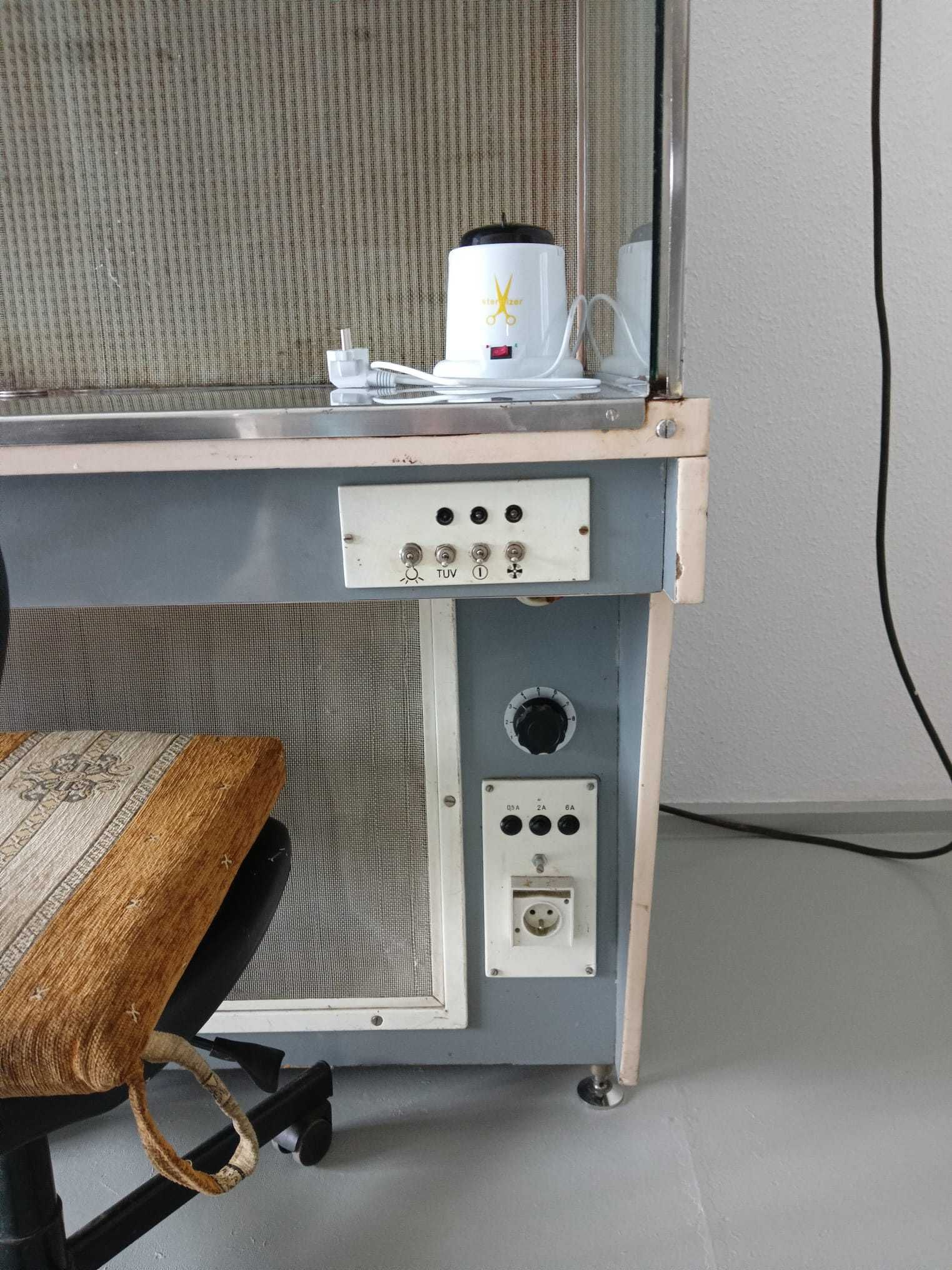 Stół Laboratoryjny z Nawiewem Sterylnego Powietrza | Komora Laminarna