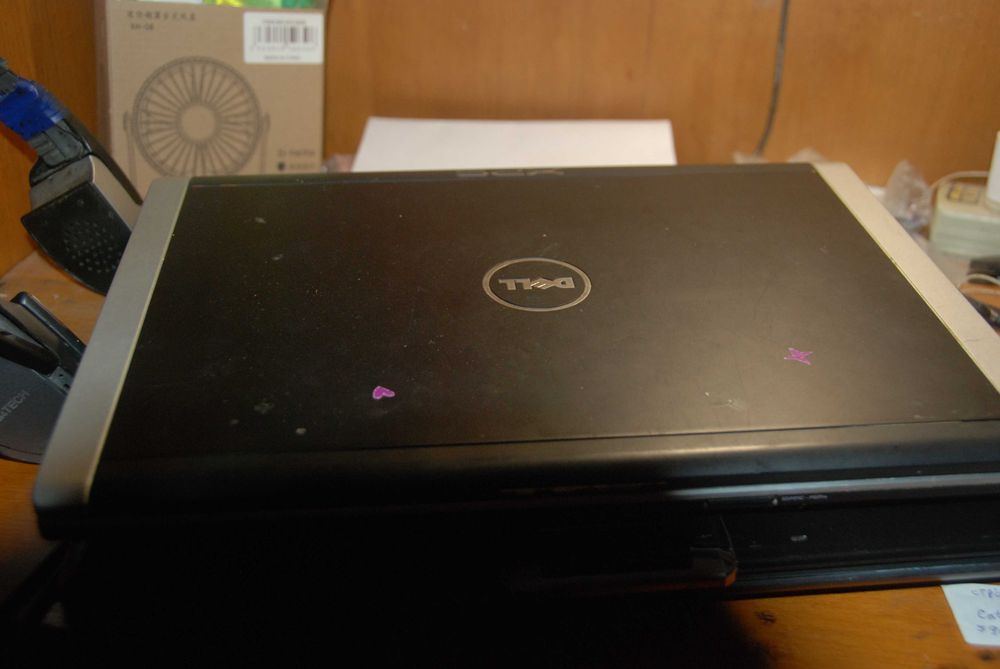 ноутбук ДЕЛЬ в рабочем состоянии 19дюймов