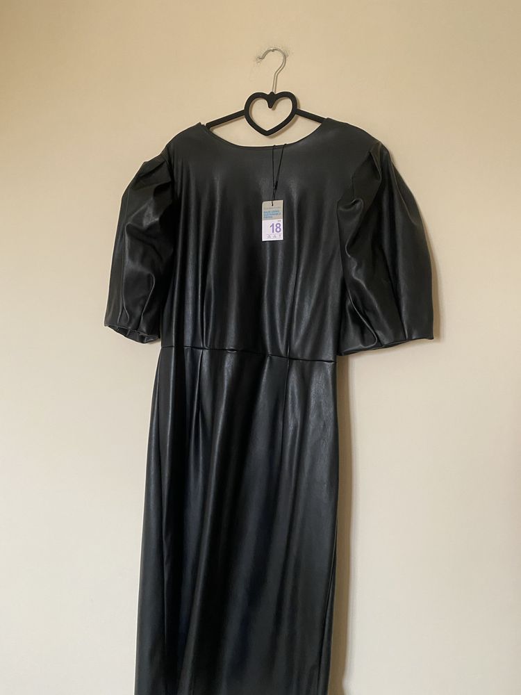 Стильна сукня з еко-шкіри Plus Size