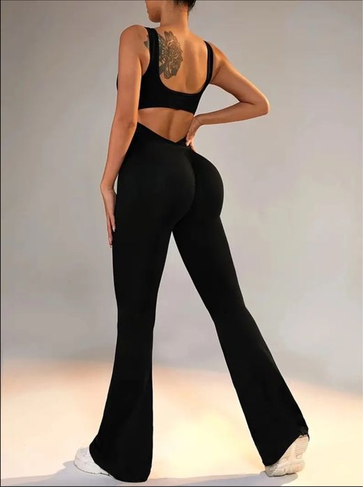 Жіночий комбінезон