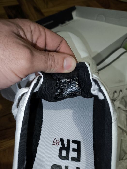 Sapatilha branca Tommy Hilfiger 42