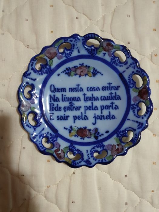 Peça decorativa muito antiga pintada à mão