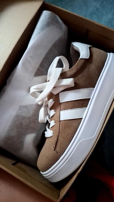 Кросівки бежеві замш 39 р