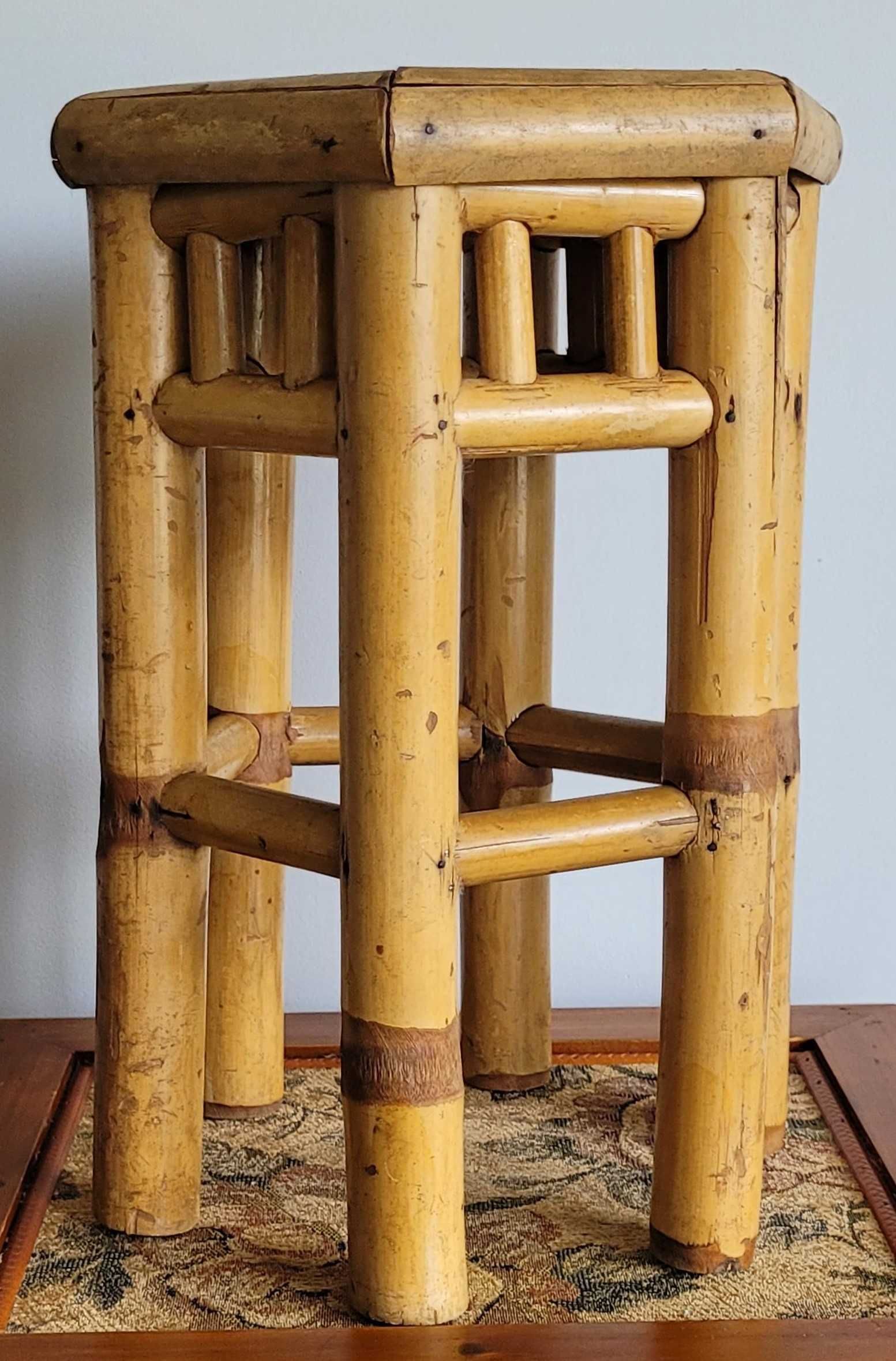 Orientalny bambusowy kwietnik stoliczek