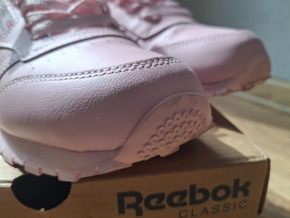 Buty damskie Reebok Classic BD5898 r. 36.5