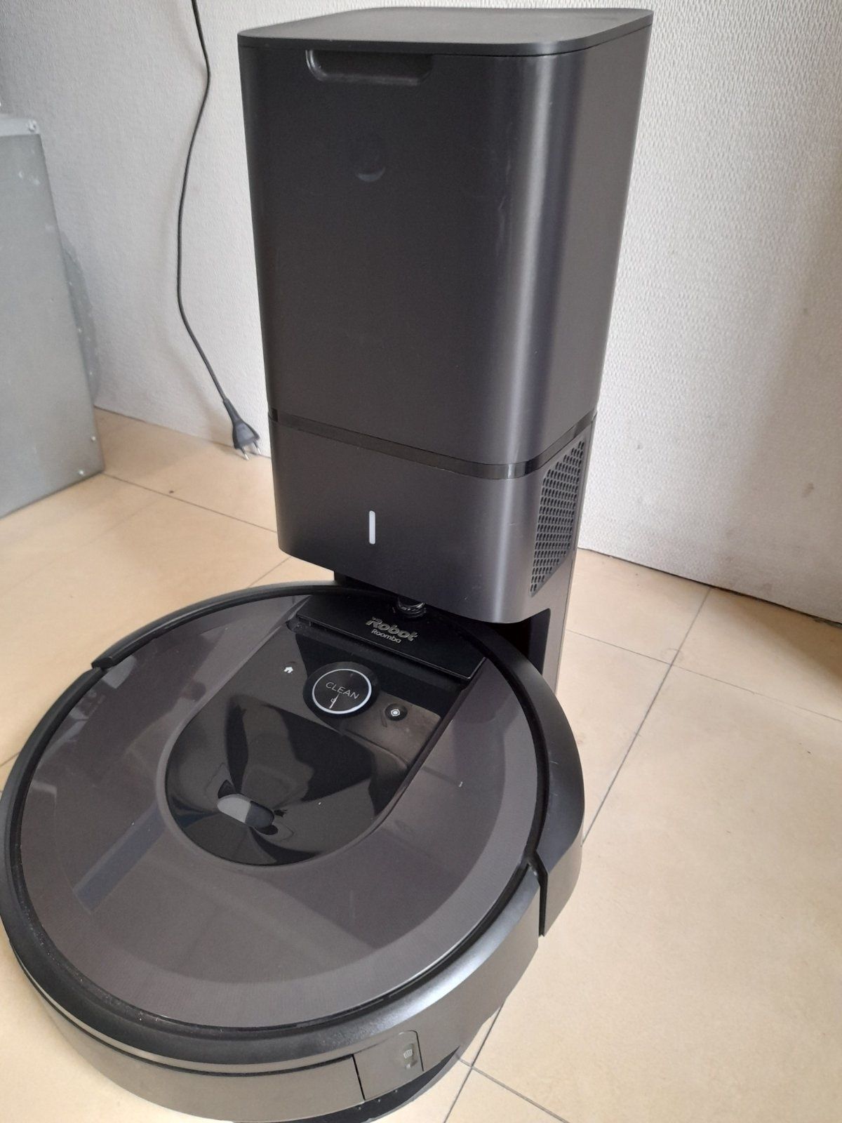 iRobot Roomba i7+ (i755040)
