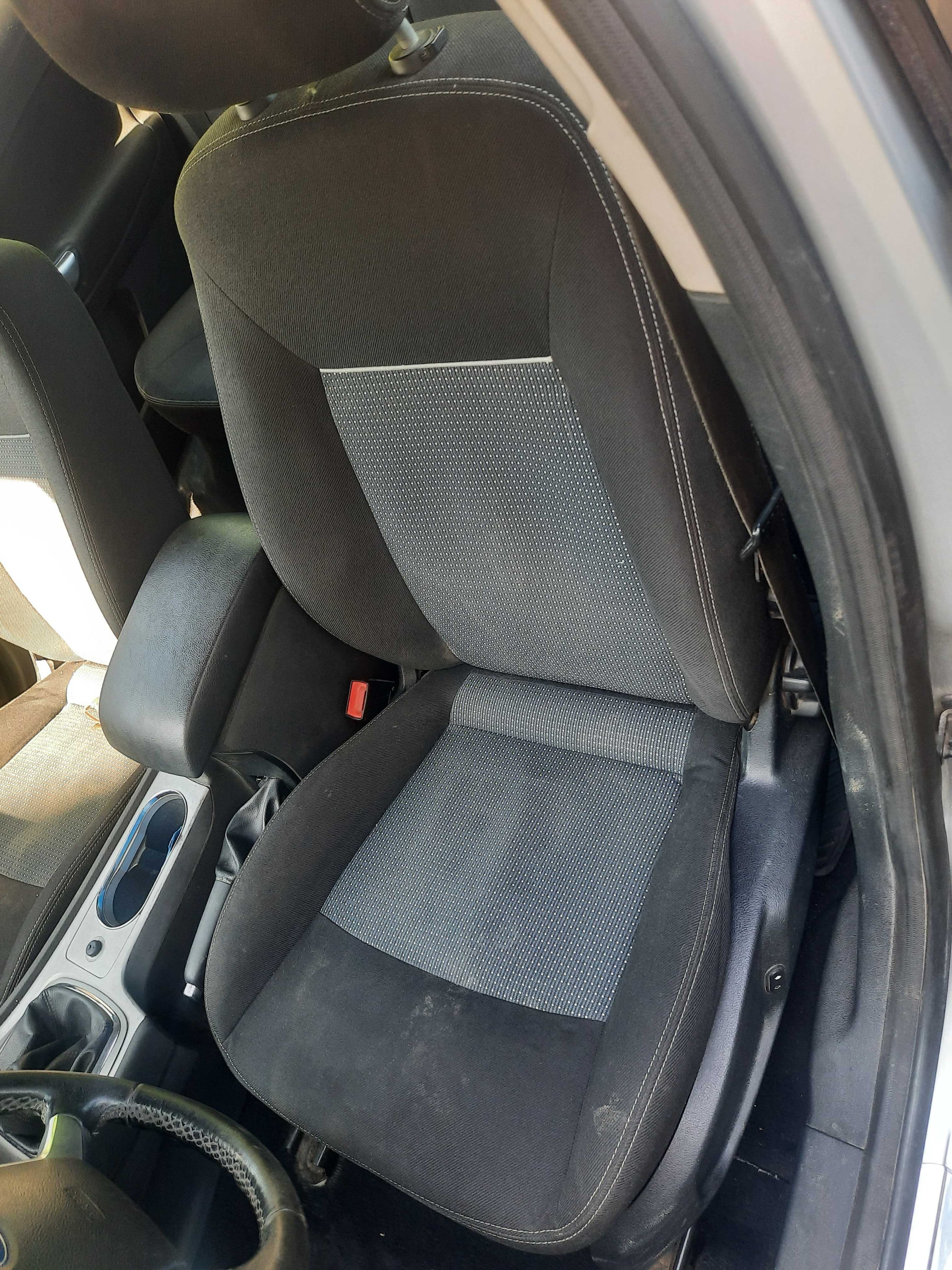 Fotele przód przednie kanapa Ford Mondeo MK4 Kombi