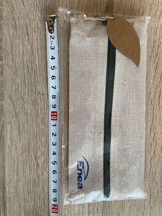 Piórnik nowy naturalny logo Enea długopis gumka ołówek szkoła linijka