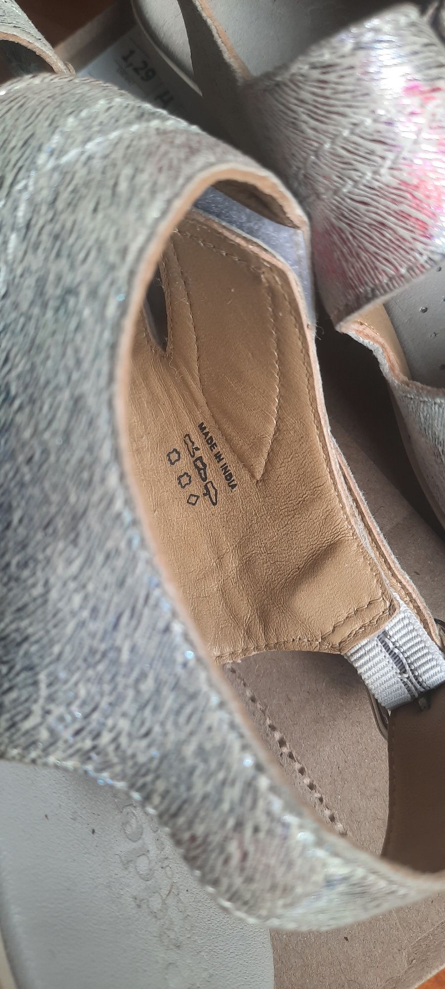 Шкіряні жіночі сандалі босоніжки взуття для дівчат дитяче 36р.