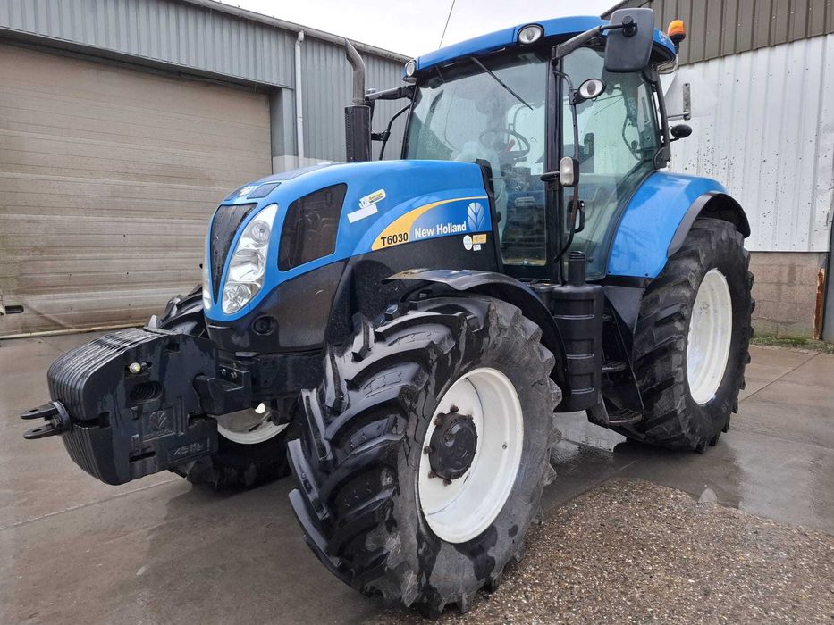 Ciągnik New Holland T6030