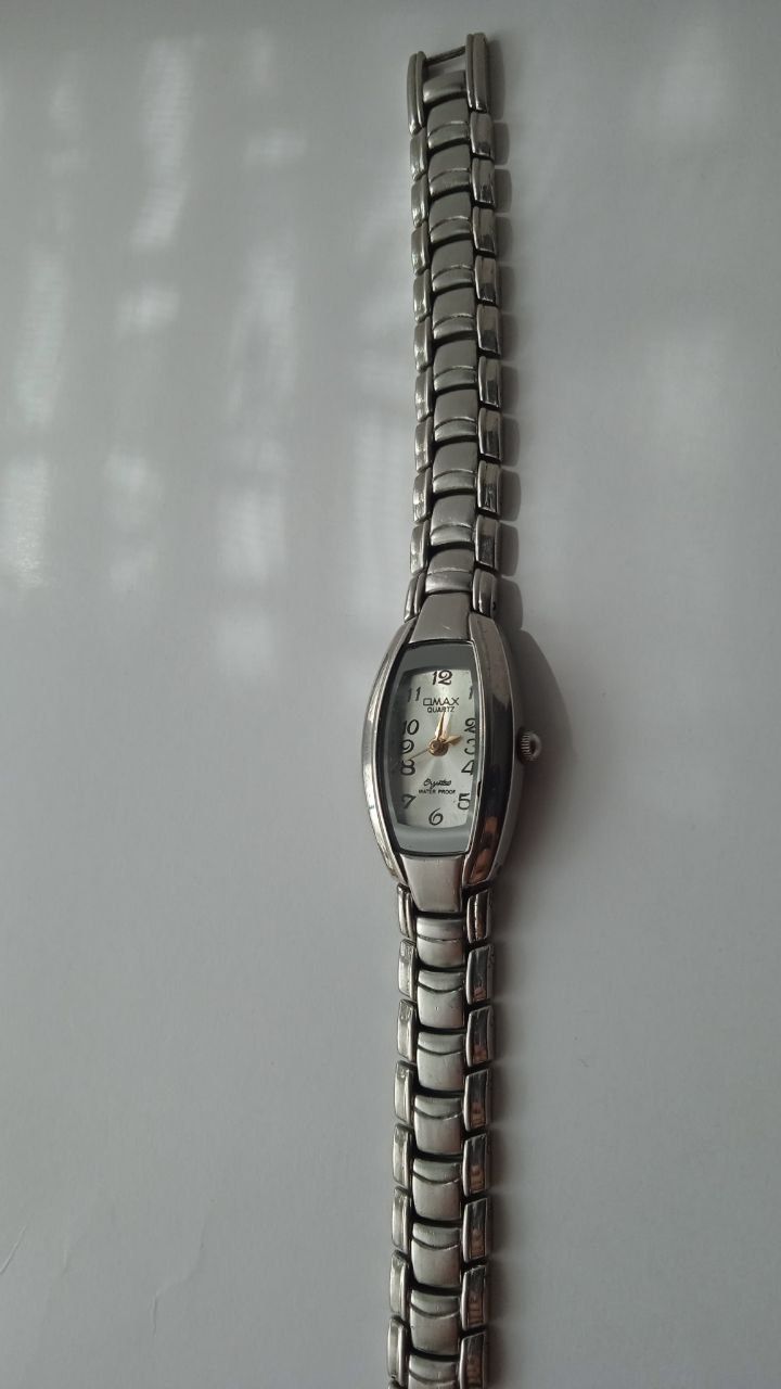 Женские наручные часы кварц omax quartz