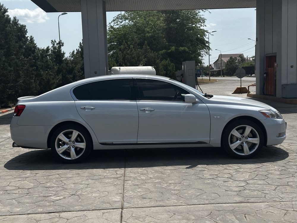 Гібрідний Lexsus GS 450 H