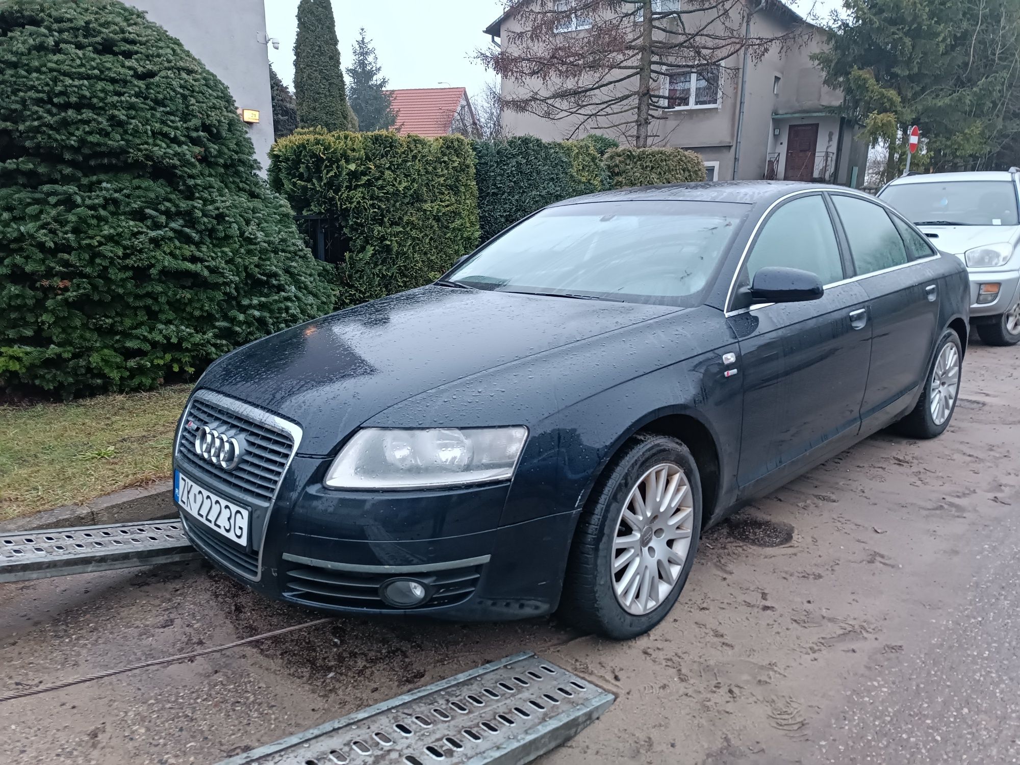 Audi A6 C6 sedan podsufitka