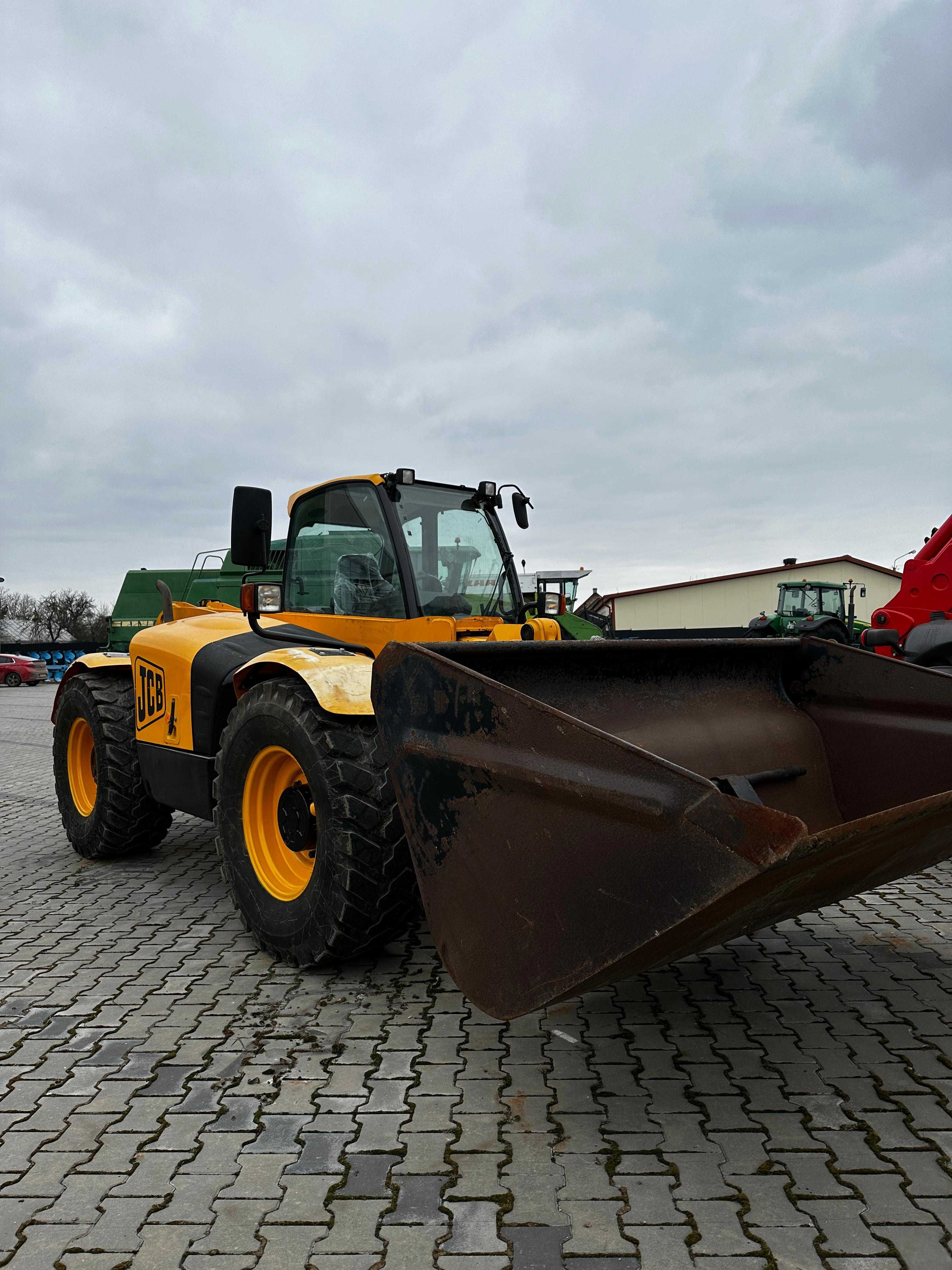 Телескопічний навантажувач (навантажувач) JCB 530 2004 року GA