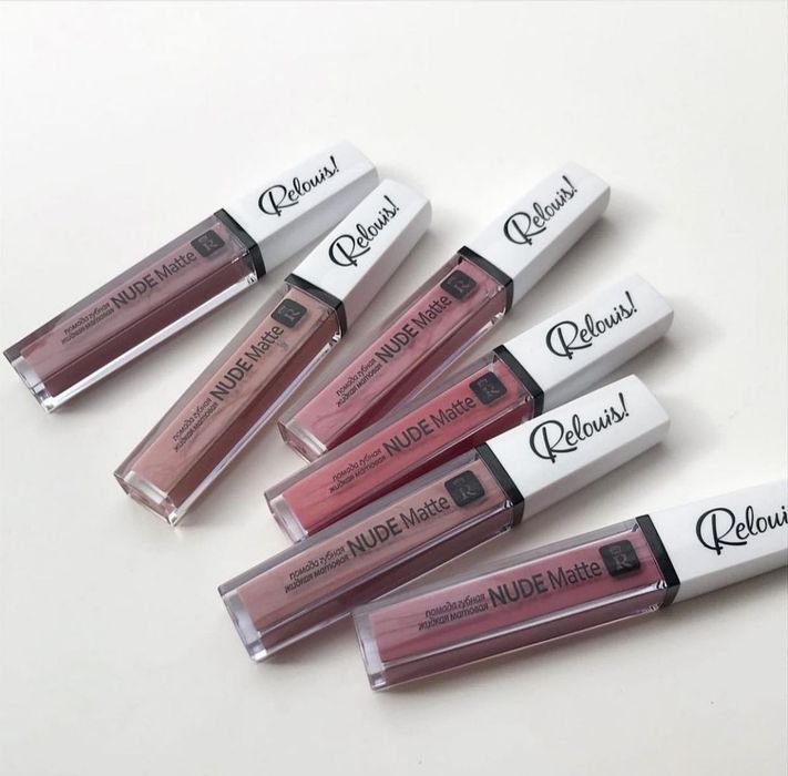 Матова помада NUDE MATTE COMPLIMENTI Relouis. Комплімент
