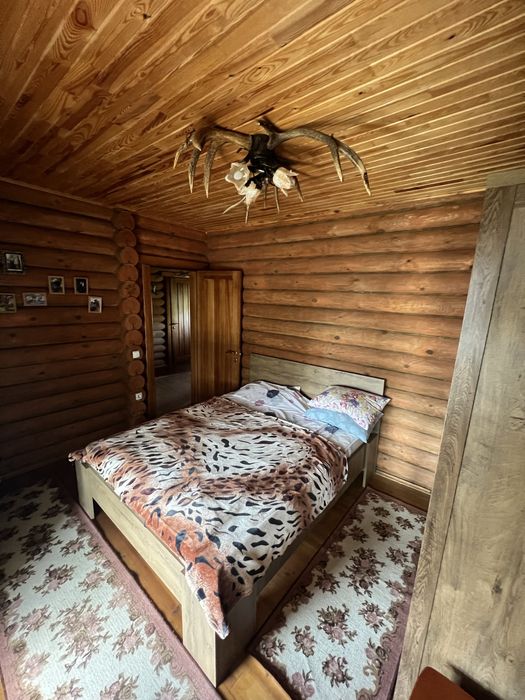 Продається 2х поверховий будинок біля озера у селі Нобель