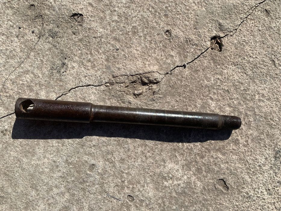 Вісь,Оська,Ось,колеса  МТ Днепр 9 10 11 12 К-750 Урал СССР