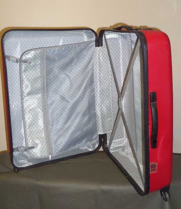 Чемодан большой красный пластиковый, 4 колеса, 70Х49Х27 см.